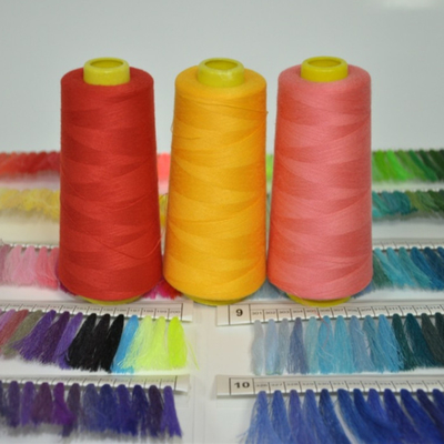 Màu sắc tùy chỉnh 45/2 Polyester Cụm với độ bền cao và đóng gói bình thường