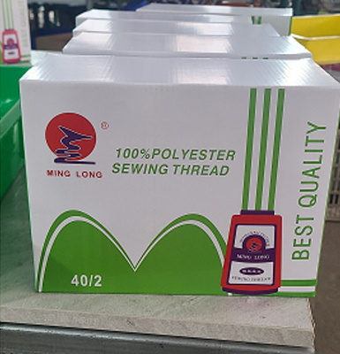 Thương hiệu 40/2 Polyester Spun Lưới may cho Máy may tốc độ cao 5000Y/Cone