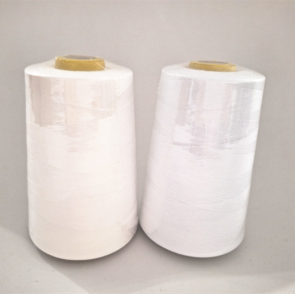 Màu trắng 40/2 Sợi may polyester cho quần áo