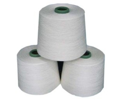 30/1 Sợi polyester có độ bền cao Kéo sợi thô Trắng 100% Polyester nguyên chất